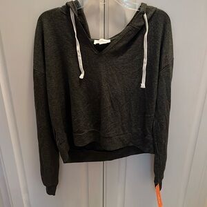 NWT Colsie Crop sweatshirt with hood M